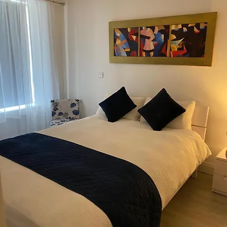 Carrick Gate Hotel *